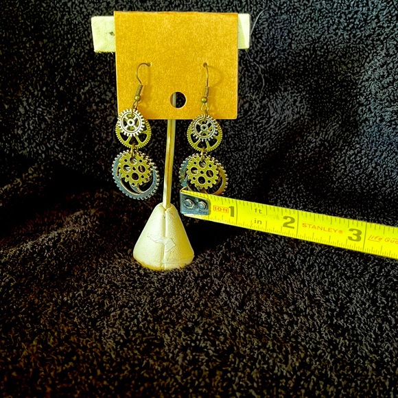 New Dangle Earrings - Picture 3 of 4